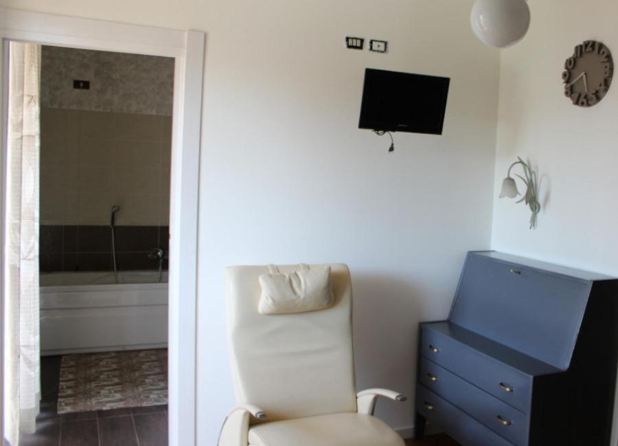 B&B Via Roma Чезате Экстерьер фото