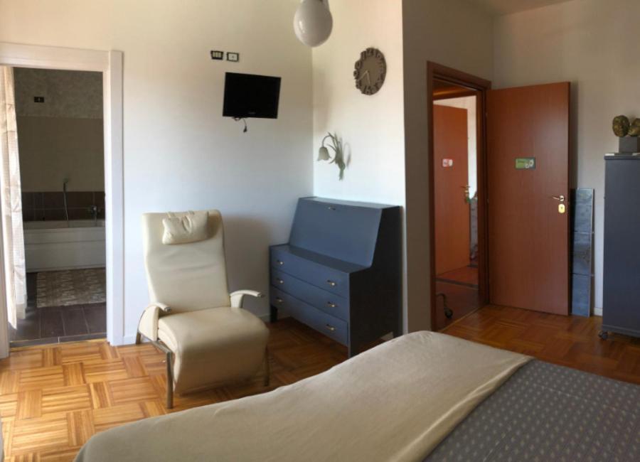 B&B Via Roma Чезате Экстерьер фото